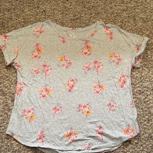 Maurices Heather Gray Floral Short Sleeve Tee